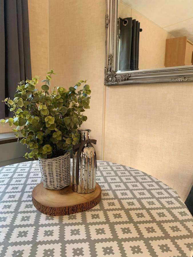 Percy Wood Lodge With Hot Tub Near Alnwick Swarland 외부 사진